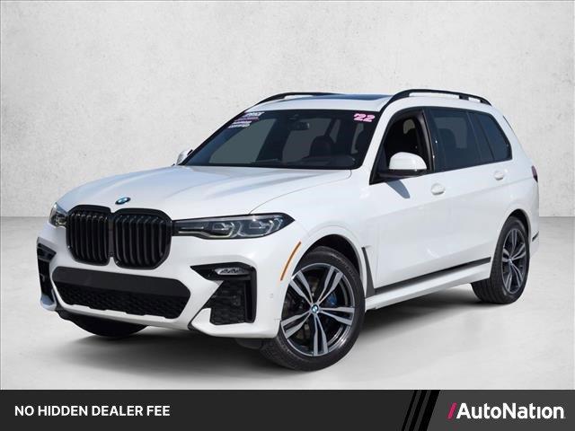 2022 BMW X7 front